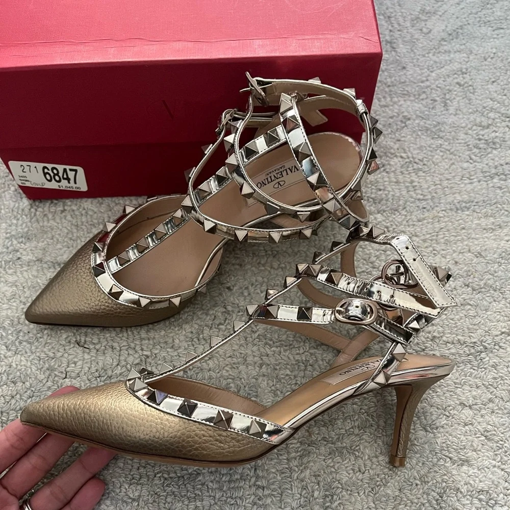 EUC Valentino Rockstud Pumps 65mm size 6 EU36 light gold - Picture 6 of 14